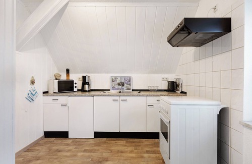 Kappeln Apartment | Holiday Apartment 'Stadtrand' with Private Garden and Wi-Fi