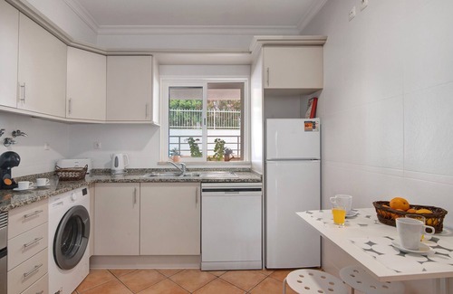 Santa Luzia Apartment | Holiday Apartment "T3 Santa Luzia - H" with Shared Pool, 2 Balconies and Wi-Fi