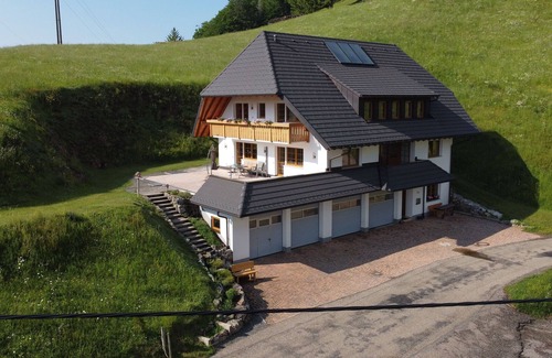 Munstertal Apartment | Holiday Apartment 'Wiesenpanorama'