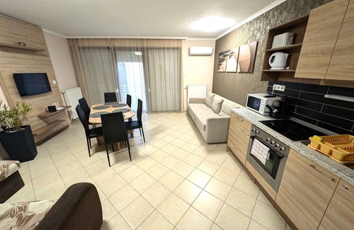 Siofok Aranypart Apartment | Holiday apartment with outdoor pool only 100 m from the beach