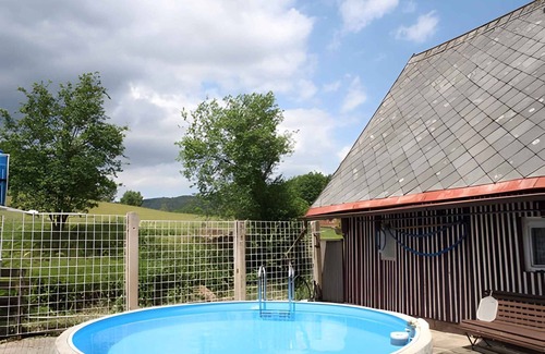 Odolov Apartment | Holiday apartment with terrace, pool and table tennis