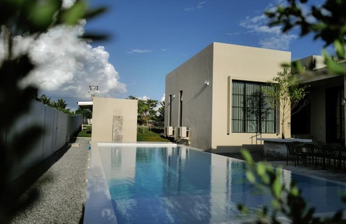 Pak Chong Villa | holiday fever x the pool
