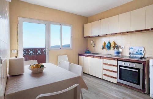 Galdar House | Holiday Home "El Faro Sardina" with Sea View, Terrace & Wi-Fi