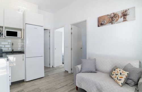 San Ambrosio House | Holiday Home 'Apartamento La Esencia Del Sur A' with Shared Pool, Wi-Fi and Air Conditioning