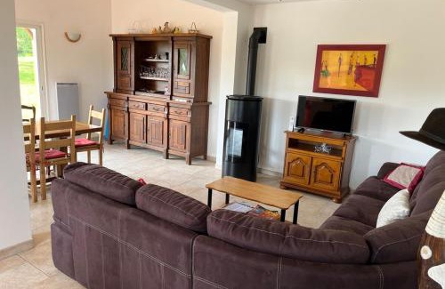 Saint-Martin-du-Tartre House | Holiday Home Maizeray Saint Martin Du Tartre