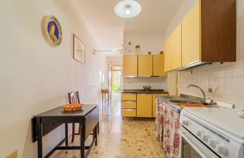 Marina di Marittima House | Holiday Home Casa Vacanza Nilde close to the Beach with Sea View & Garden