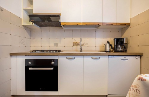 Pieve House | Holiday Home 'Casa Damiano' with Lake View, Private Garden and Wi-Fi