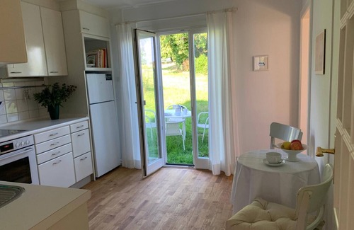 Schopfheim House | Holiday Home '1a' with Mountain View, Private Terrace and Wi-Fi