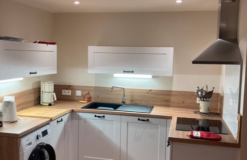 Saint-Nicolas des Eaux House | Holiday Home '6 Personnes' with Shared Terrace, Shared Garden and Wi-Fi