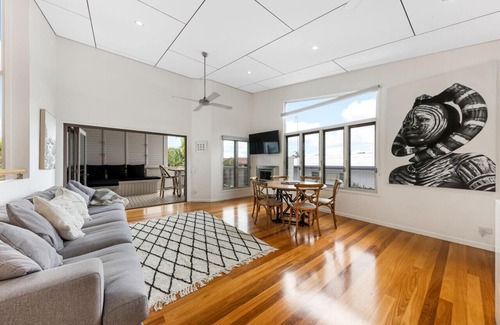 Alexandra Headland House | Holiday home Alex Headland