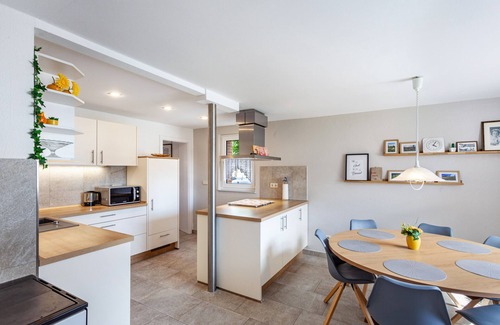 Usseln House | Holiday Home 'Biedermann' with Terrace, Balcony Wi-Fi and Meine Card plus Gästekarte