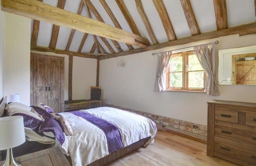 Ewhurst Green House | Holiday Home Barley Byre by Interhome