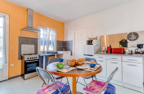 Noyant-Villages House | Holiday Home 'Bricabroc' with Shared Pool, Private Terrace and Wi-Fi