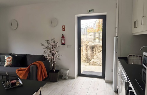 Campo de Gerez House | Holiday Home 'Casa Fraga Do Suadouro' with Mountain View, Wi-Fi and Air Conditioning