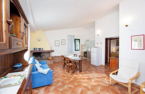 Orosei House | Holiday Home Casa Barvis with Garden, A/C, Terrace and Wi-Fi