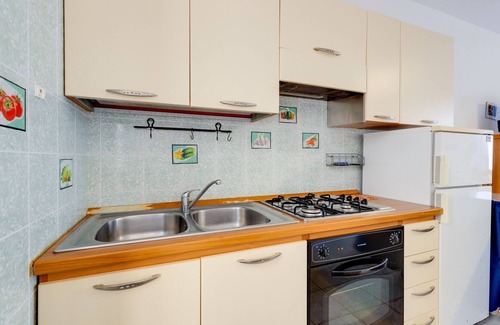 Funtana Meiga House | Holiday Home 'Casa Funtana Meiga' close to the Beach with Sea View, Shared Garden & Terrace