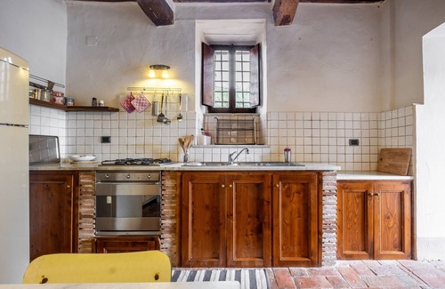Manciano House | Holiday Home "Casale Pian di Menta" with Private Garden & Wi-Fi