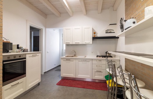 Ragusa House | Holiday Home 'Chibao House' with Private Pool, Mountain View, Garden and Wi-Fi