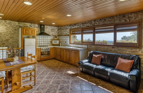 Merlant House | Holiday Home 'El Paller 2 De Can Soler' with Mountain Views, Shared Pool and Wi-Fi