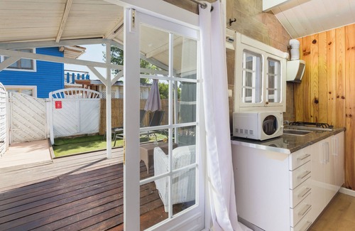 Oliva House | Holiday Home 'Fama' with Shared Pool, Private Terrace and Wi-Fi