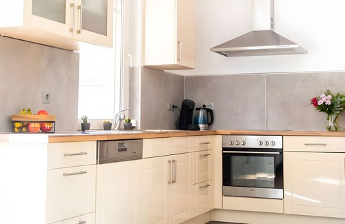 Neuborger House | Holiday Home 'Fewo Neubörger Wellness' with Private Pool, Wi-Fi and Air Conditioning