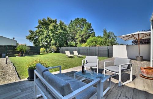 Le Chateau-d'Oleron House | Holiday Home L'Instant Vert by Interhome
