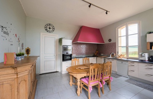 Pouru-Saint-Remy Villa | Holiday home adjoining a château.