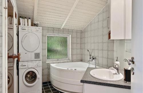 Skygge House | Holiday Home Give With Hot Tub X