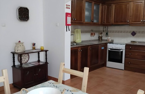 Mourao House | Holiday Home 'Granja' with Private Garden and Air Conditioning