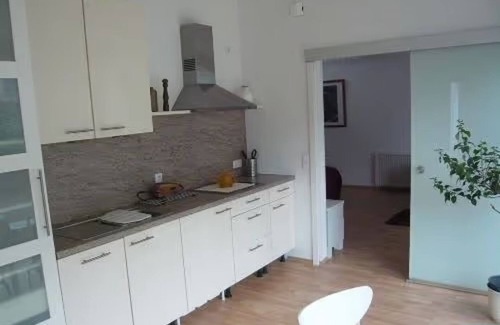 Volksdorf House | Holiday Home 'Guesthouse Mellenberg' with Private Terrace, Private Garden and Wi-Fi