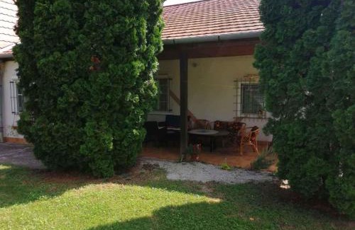 Balatonbereny House | Holiday home in Balatonbereny 38081