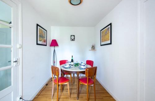 Herisson House | Holiday Home in Hérisson near Lake