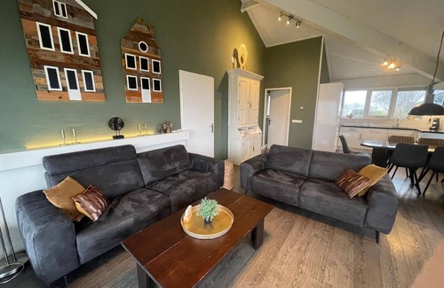 Makkum House | Holiday home in Makkum Sauna and beautiful view