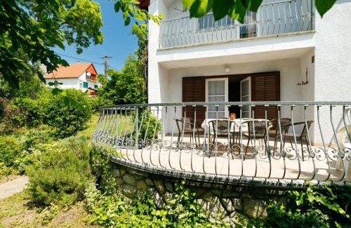 Belatelep House | Holiday Home Iris by Interhome