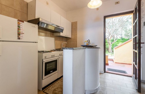 Terra Mala House | Holiday Home "Casa Vacanza Giuliva" with Sea View, Balcony & A/C