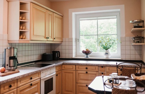 Naumburg House | Holiday Home 'Kleinod' with Mountain View, Shared Terrace and Wi-Fi