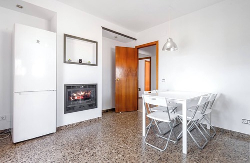 Creixell House | Holiday Home 'La Plana' with Private Pool, Wi-Fi and Air Conditioning