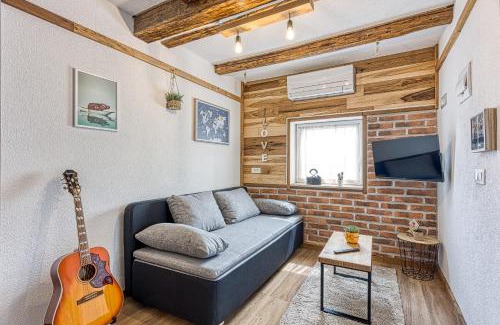 Breznik Plesivicki House | Holiday Home Ljubav