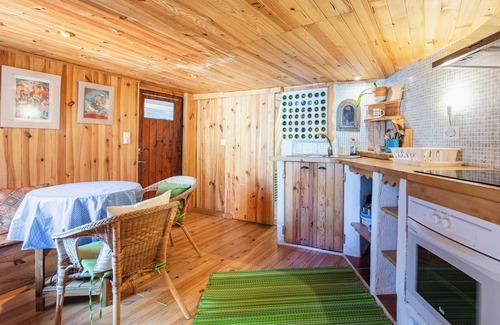 Arbucies House | Holiday Home 'Loft Elisa' with Shared Pool, Shared Terrace and Wi-Fi