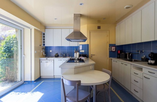 Perros-Guirec House | Holiday Home 'Maison Bretonne Madame Est Servie 4' with Sea View