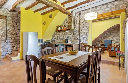 Flix House | Holiday Home 'Mas De Sisco' with Mountain View, Wi-Fi and Air Conditioning