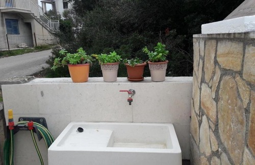 Cove Makarac (Milna) House | Holiday home Nadi - cosy & quiet