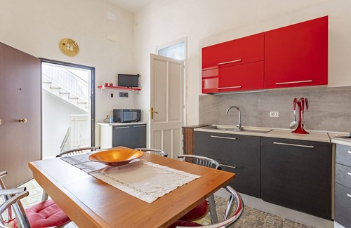San Francesco House | Holiday Home 'Obelix Kasbah' with Balcony and Air Conditioning