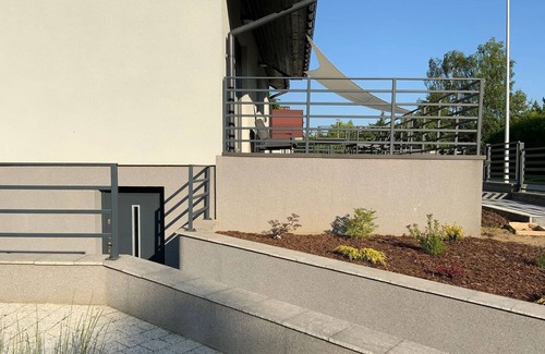 Insko House | holiday home on a fenced natural plot, Insko