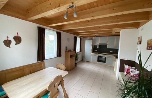 Untermitterdorf House | Holiday home "Plattenstein" with hot tub