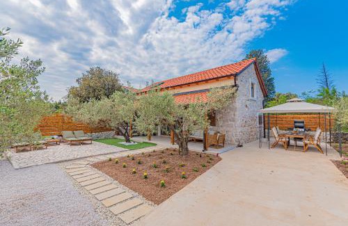 Sibenik Villa | Holiday Home Parona