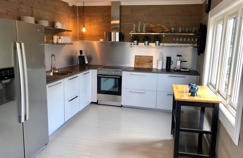 Bomlo House | Holiday home perfect for fishing with friends and family GO.FISH member