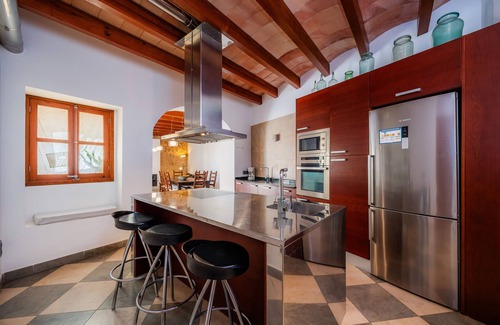 Pina House | Holiday Home 'Pina' with Mountain View, Private Pool and Wi-Fi