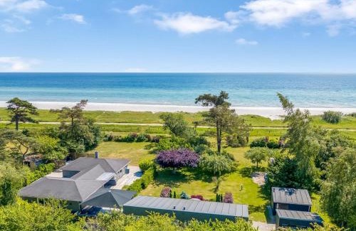 Idestrup House | Holiday Home Rother - 50m from the sea by Interhome