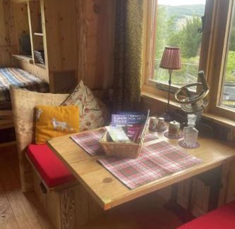Balnain House | Holiday Home Shepherds Hut by Interhome